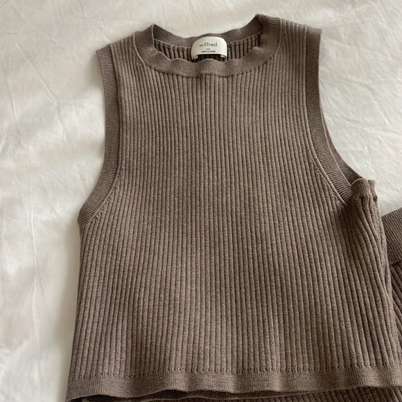 Sweater set , tan color. MIDI skirt and top - Picture 3 of 7